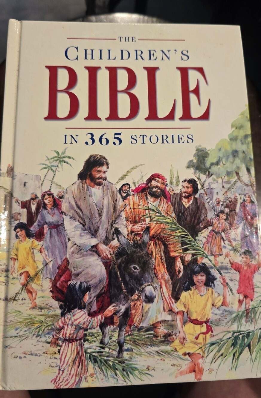 The Children's Bible in 365 Stories by Mary Batchelor